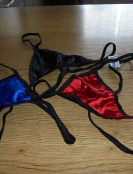 3 Stück neue Damen Strings Gr. S rot blau schwarz - Plattling