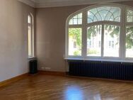 5 Zimmer-Wohnung mit großem Balkon in der ruhigen Mozartstraße - Schwerin