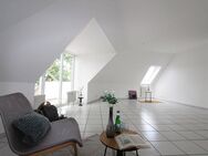 MANNELLA *Sofort einziehen: Lichtdurchflutete DG-Wohnung, im Zentrum von Forsbach. Balkon, Stellplatz.* - Rösrath