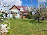 Idyllisch gelegenes Haus mit tollem Garten & Garage, perfekt für Handwerker! - Oberdachstetten