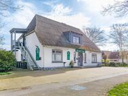 Modernisiertes Landhaus: Gewerbefläche mit Stil und Moderne 3-Zimmer-Wohnung - Hollingstedt (Landkreis Schleswig-Flensburg)