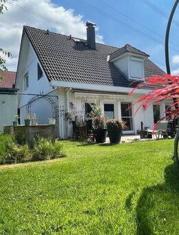 Keine Käuferprovision! Schönes Einfamilienhaus auf großem Grundstück in Bi-Altenhagen - Bielefeld