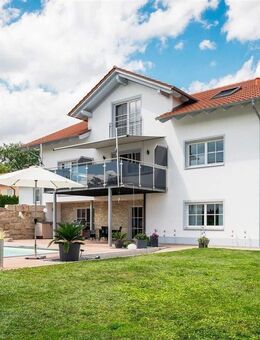 Barrierefreies Traumhaus mit Pool und Lift als Ein- oder Zweifamilienhaus nutzbar - Künzing