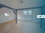 **MODERN UND BESONDERS: Schöne 2-Zimmer-Dachgeschosswohnung mit Tageslichtbad** - Aschersleben