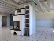 Exklusive 155 m² Dachgeschosswohnung mit 64m² großem Wohnzimmer ! - Untermeitingen