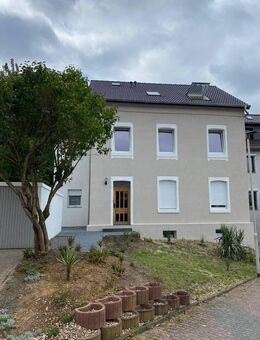 Erstbezug nach Sanierung! Wohnung im 1.OG eines Dreifamilienhauses, mit eigenem Garten, in Herzogenrath – Strass .... - Herzogenrath