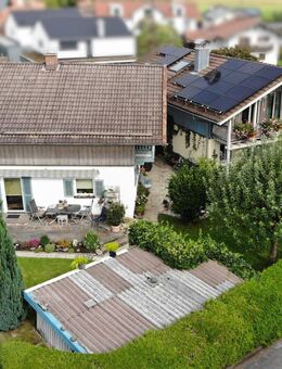 2 Häuser – 4 Wohnungen – großes Eckgrundstück mit Potenzial für Vermietung oder Mehrgeneration - Raubling