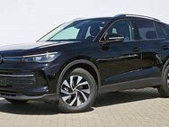 VW Tiguan, 1.5 III eTSI KEY, Jahr 2024 - Bützow