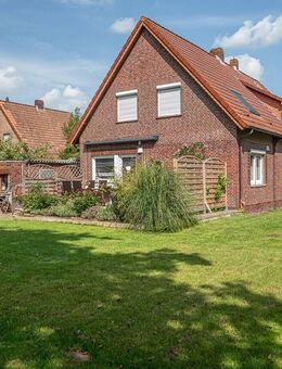 Attraktive Kapitalanlage: Modernisiertes Zweifamilienhaus - Jever