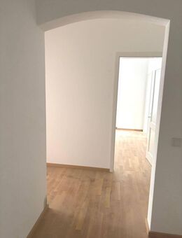 Helle 2-Zimmer-Wohnung mit Balkon in Regensburg - Regensburg