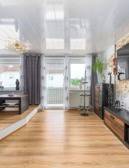 Gepflegtes, großzügiges Reihenendhaus mit PV Anlage und Jacuzzi zu verkaufen. - Burglengenfeld