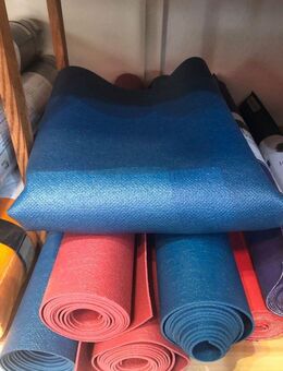 Reiseyogamatten in Freiburg bei Sonnengruss am Lager! - Freiburg (Breisgau)