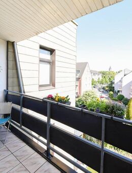 Drei-Zimmer mit eigenem Gartenanteil - Düsseldorf