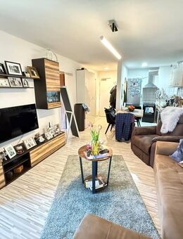 Frisch renovierte 2-Zimmer-Wohnung mit Balkon und Weitblick im Herzen von Ludwigshafen - Ludwigshafen (Rhein)