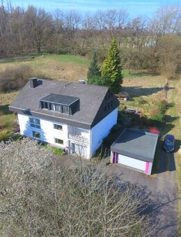 Ruhig, familienfreundlich und naturverbunden! Zweifamilienhaus in Ortsrandlage von Hergenroth - Hergenroth