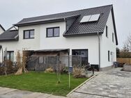 Moderne Doppelhaushälfte mit großzügiger Terrasse und kleinem Garten in ruhiger Wohnlage von Stralsund zu vermieten - Stralsund