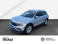 VW Tiguan, 1.5 TSI Life Rückkamera, Jahr 2021 - Gießen