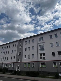 Geräumige 4-Raum-Wohnung mit Balkon - Viel Platz zum Wohnen und Leben! - Merseburg