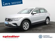 VW Tiguan, 2.0 TSI Life, Jahr 2023 - Würzburg