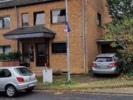 Schönes vermietetes 2-Familienhaus mit 2 Garagen in ruhiger Anliegerstraße in Hürth-Fischenich - Hürth