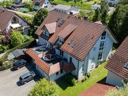 Wohlfühlen auf allen Ebenen - modernes Zweifamilienhaus mit Garten und flexibler Nutzung - Niedereschach