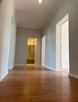 Für Sie saniert - schicke 4-Raumwohnung mit Balkon - Chemnitz