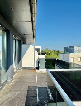 Erstbezug: Exklusives Penthouse mit umlaufender Dachterrasse 'Wohntraum Grüner Bogen' - Leipzig
