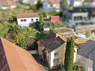 Kompaktes Einfamilienhaus und renovierungsbedürftige Doppelhaushälfte in stadtnaher Lage - Weingarten
