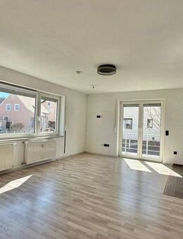 Charmante Erdgeschosswohnung mit Garten und Garage in Teublitz-Modernisiert und Bezugsfrei! - Teublitz