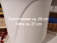 Blumenübertöpfe in der Farbe weiß - Beindersheim