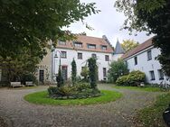 Lichtdurchflutete Maisonettewohnung in idyllischer Burganlage - Krefeld