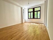 Altstadtnah & hochwertig: 3-Raum-Erstbezug mit Einbauküche & Balkon - Halle (Saale)