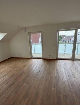 Neubau 2 Zimmer DG Wohnung mit Loggia & Carport - Bissingen