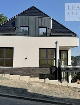 Erstbezug in Toplage - hochwertige Wohnung am Stadtwald, im Grünen über Siegens Dächern - 1. OG - Siegen (Universitätsstadt)