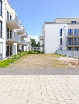 Lichtdurchflutete 3-Zimmer-Etagenwohnung mit Balkon, moderner Einbauküche und Tiefgaragenstellplatz - Bad Friedrichshall