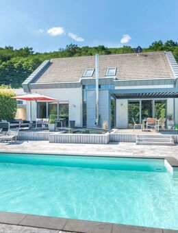 Nähe Saarlouis - Traumhaus für die ganze Familie - komplett möbliert, mit Pool und viel Raum zum Spielen und Entspannen - Überherrn