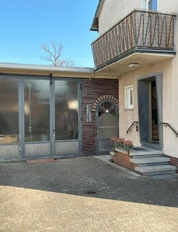 Stadthaus mit zwei Wohneinheiten, 540 m² Grund in Top Lage von Roth - Roth (Bayern)