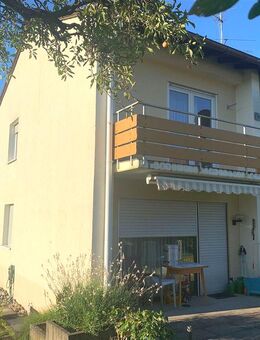 Doppelhaushälfte in gepflegtem Zustand in ruhiger und attraktiver Ortsrand-Lage - Singen (Hohentwiel)