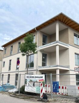 *Reserviert* Helle, geräumige 3-Zi-Wohnung mit Loggia, 1. OG, Nr. 8 - Roth (Bayern)