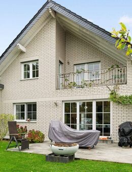 Wohn(t)raum für Familien: Hochwertiges Massivhaus mit Garten, Loggia und Kinderparadies - Königswinter