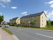 Mit 58 m² bereits eine gemütliche 3-Raum-Wohnung in grüner Umgebung - Neustadt (Vogtland)