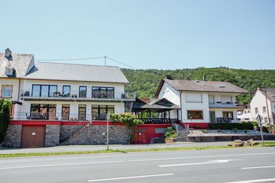 Ferienwohnungen mit Moselblick für Menschen mit Mehrfachbehinderung, großes Wohnhaus in bester Lage von Bremm
