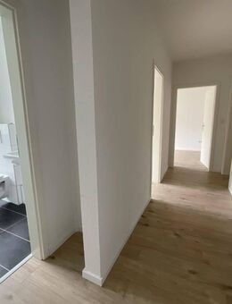 Renovierte 3-Zimmer-Wohnung mit Duschbad und Terrasse! - Aurich
