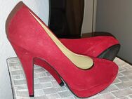 Pumps Gr. 40, rotes Velourleder mit Plateau - Bremen