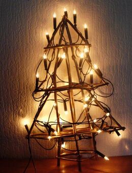 Lichterkettenbaum aus Weidenästen - Merkelbach
