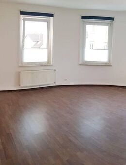 3 Zimmerwohnung im Zentrum von Bürgel mit großem Gemeinschaftgarten im KFW100 sanierten Altbau - Offenbach (Main)