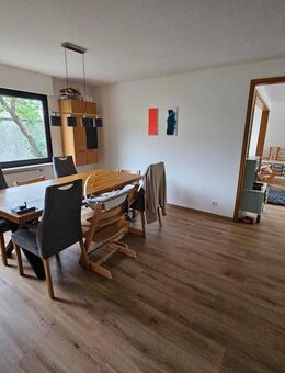 Großzügiges Einfamilienhaus mit Garage, Terrasse und Garten - Rielasingen-Worblingen