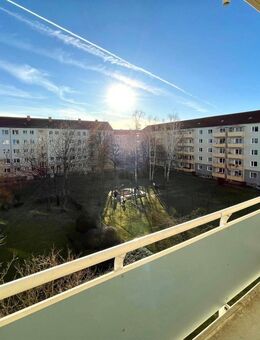 Gepflegte 3-Zimmer-Erdgeschosswohnung mit Balkon in ruhiger Lage von Dresden-Tolkewitz - Dresden