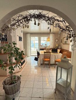 Top gepflegtes Zweifamilienhaus, wunderschöner Garten, Zell im Fichtelgebirge - sofort bezugsfertig - Zell (Fichtelgebirge)