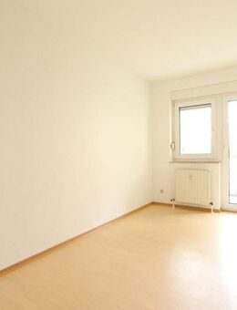 Gelegenheit: Großzügige und gepflegte 3-Zimmer-EG-Whg mit Terrasse - Bayreuth